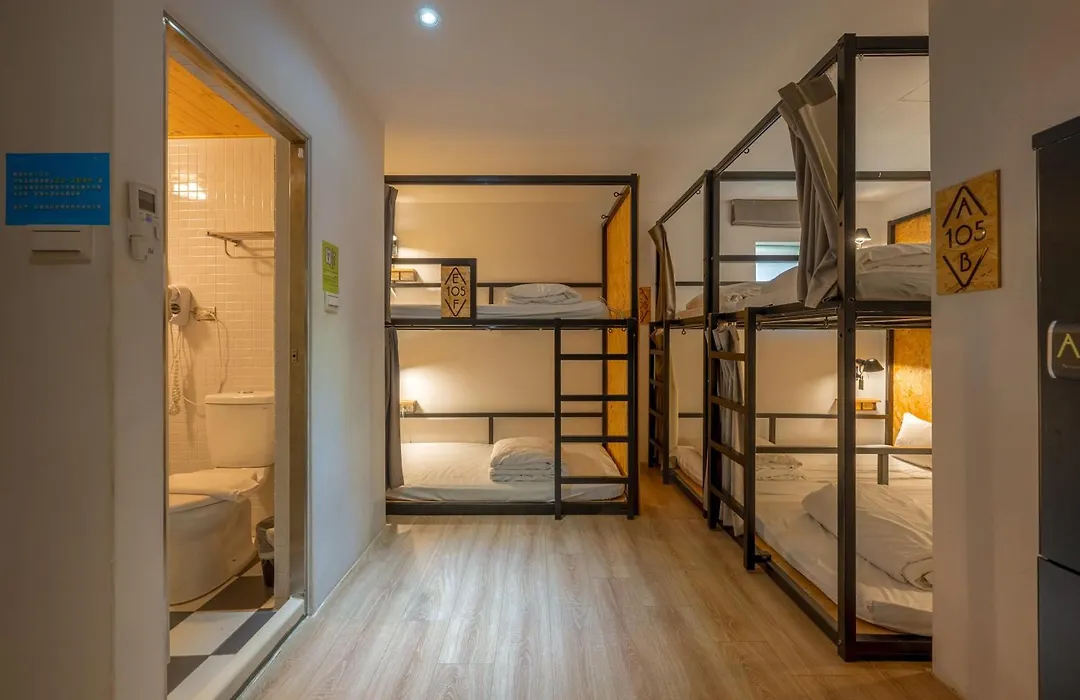 Light Hostel-1
