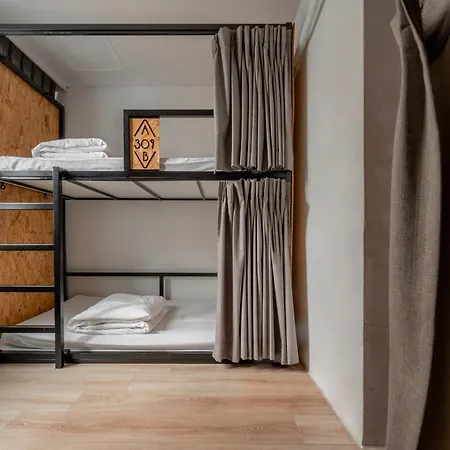 Light Hostel-2